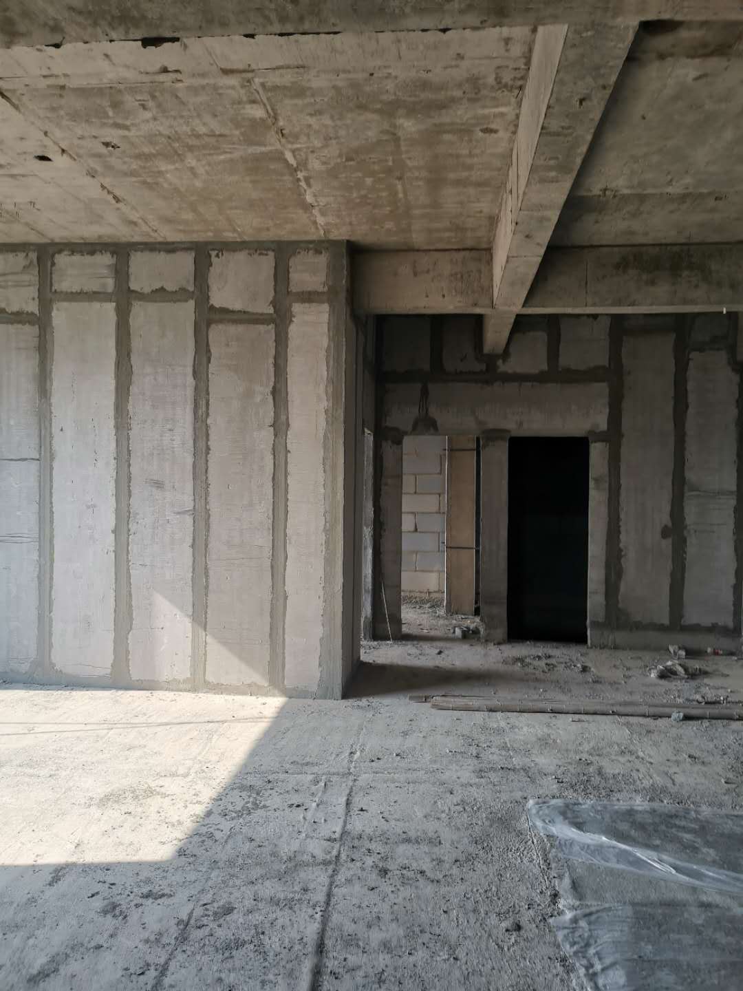 輕質(zhì)隔墻板